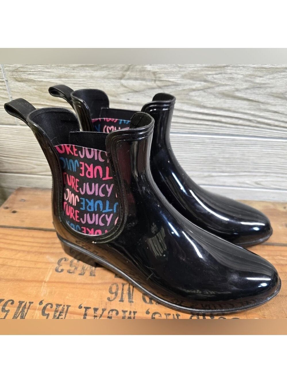 Juicy Couture Romance Black Glossy Rain Boots Waterproof Chelsea Style Logo NWOB - Picture 8 of 8